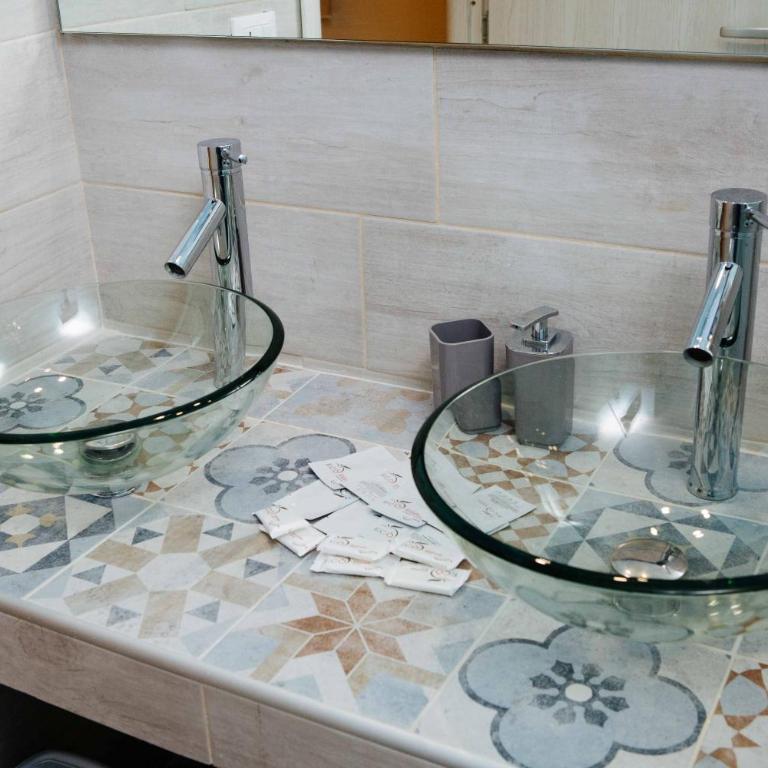 Calamarina Centro - Suite King con Balcone - 10