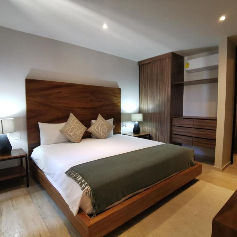 Kaab South Beach by The Spot Rentals - Luxury King Room with Private Bathroom - 3