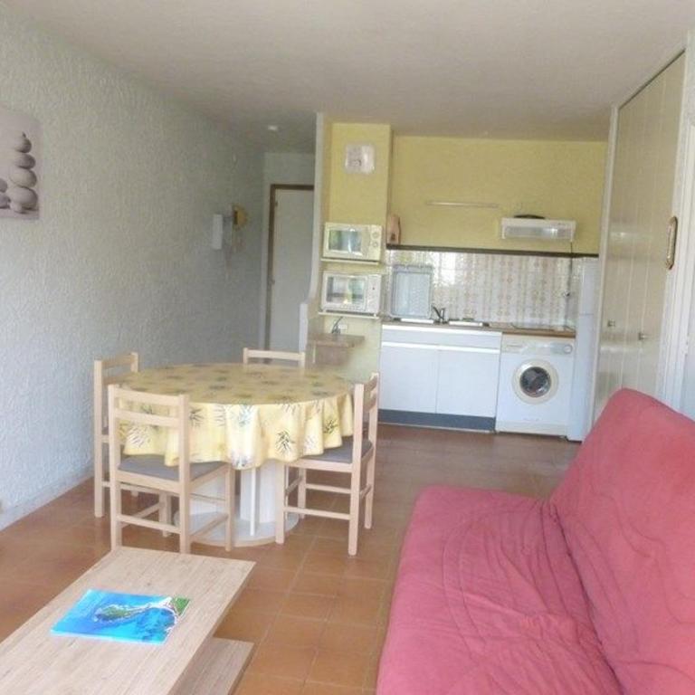 2 pièces proche du port et des plages - Appartement - Vue sur Jardin - 2