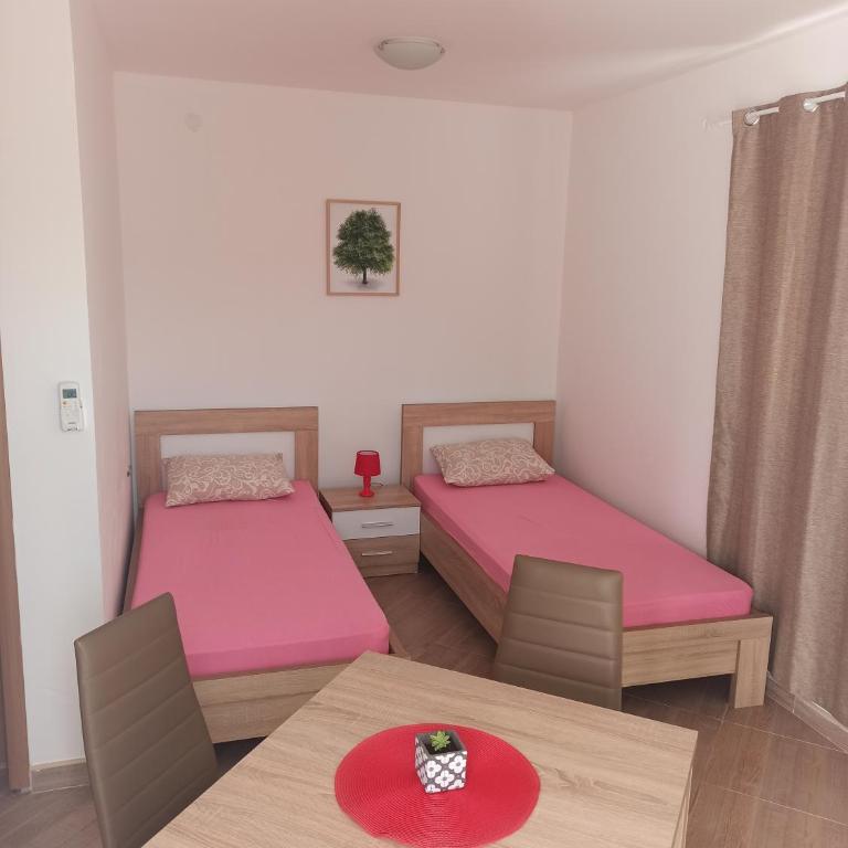 Lastva Holliday Rooms - Twin Room with Balcony - 2