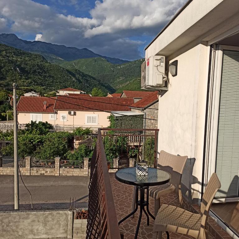 Lastva Holliday Rooms - Twin Room with Balcony - 5