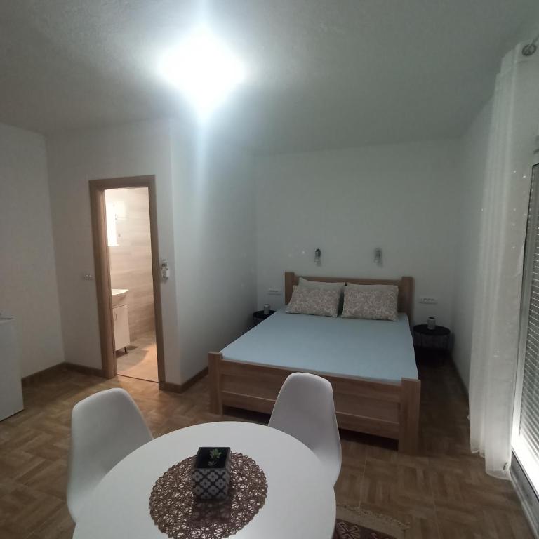 Lastva Holliday Rooms - King Room - 7