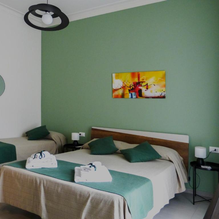 B&B Contessa dei venti - Triple Room with Private Bathroom - 17