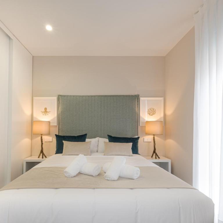 Holihome Rambla 24 - Two-Bedroom Apartment with Balcony - 2
