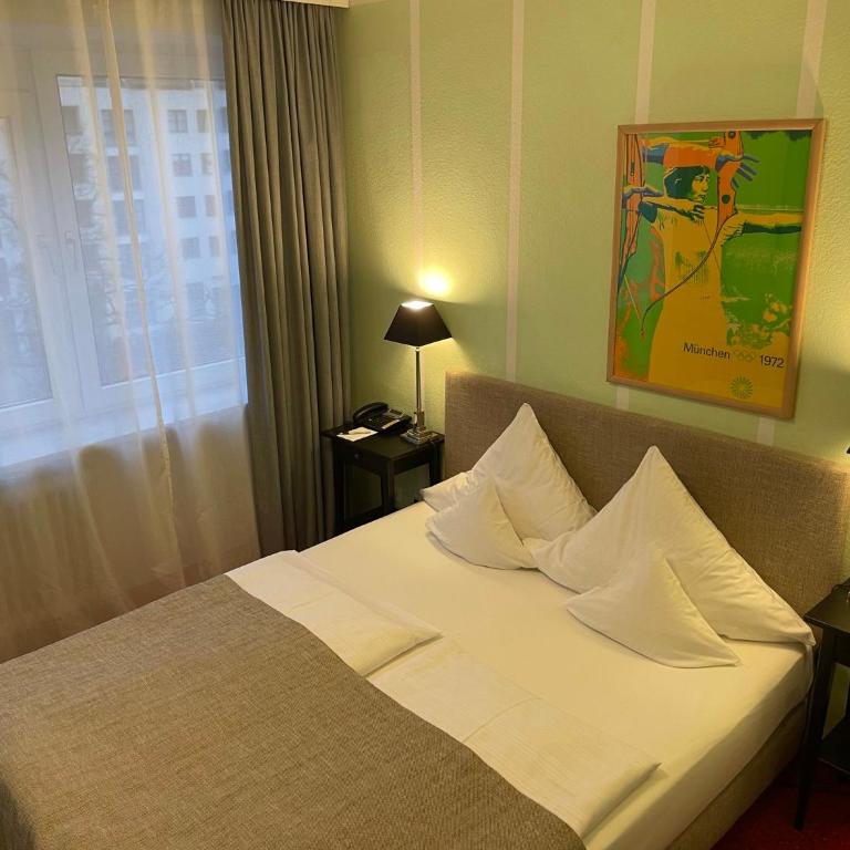 Hotel Nymphenburg City - München - Doppelzimmer - 22