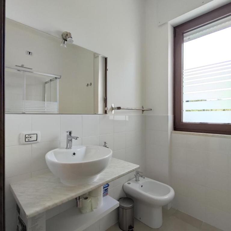 Cristian Rooms - Camera Tripla con Bagno Privato - 8