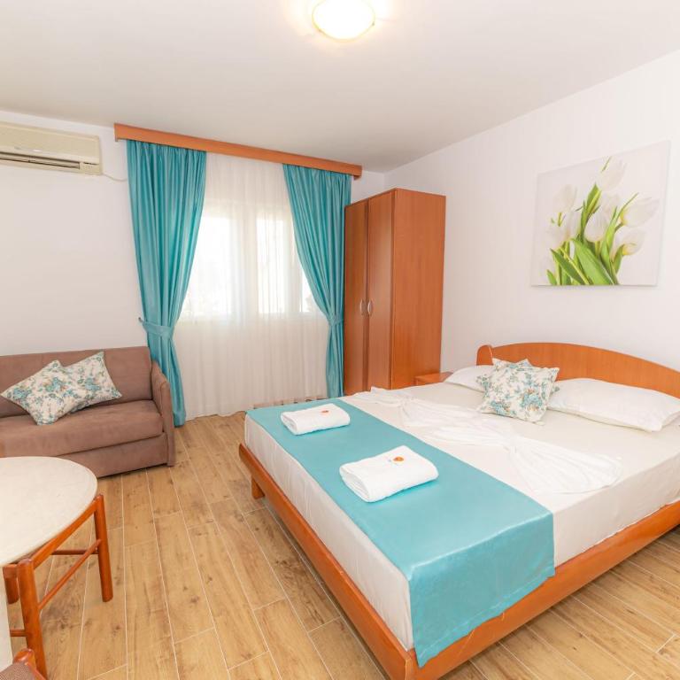Guest House S-Lux - Studio with Garden View - 1