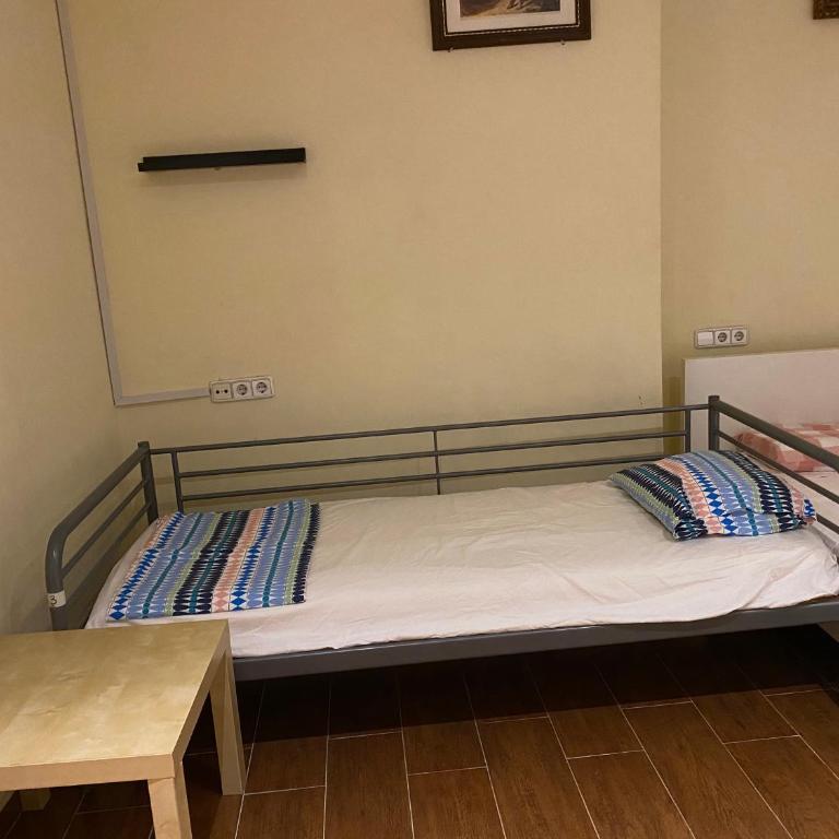 Hostal Granvia 628 - Triple Room with Private Bathroom - 6