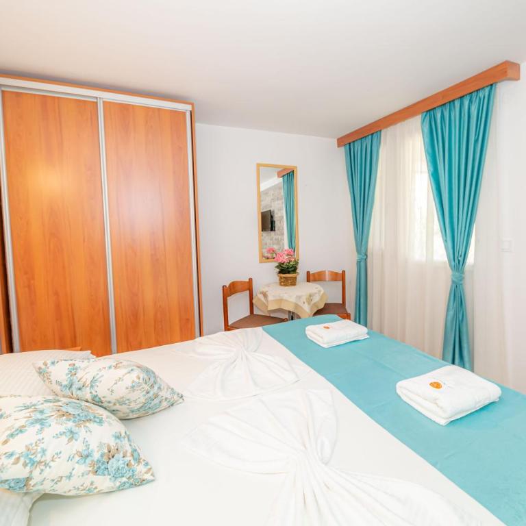 Guest House S-Lux - Studio with Garden View - 5