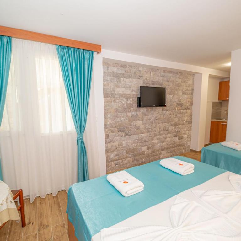 Guest House S-Lux - Studio with Garden View - 3