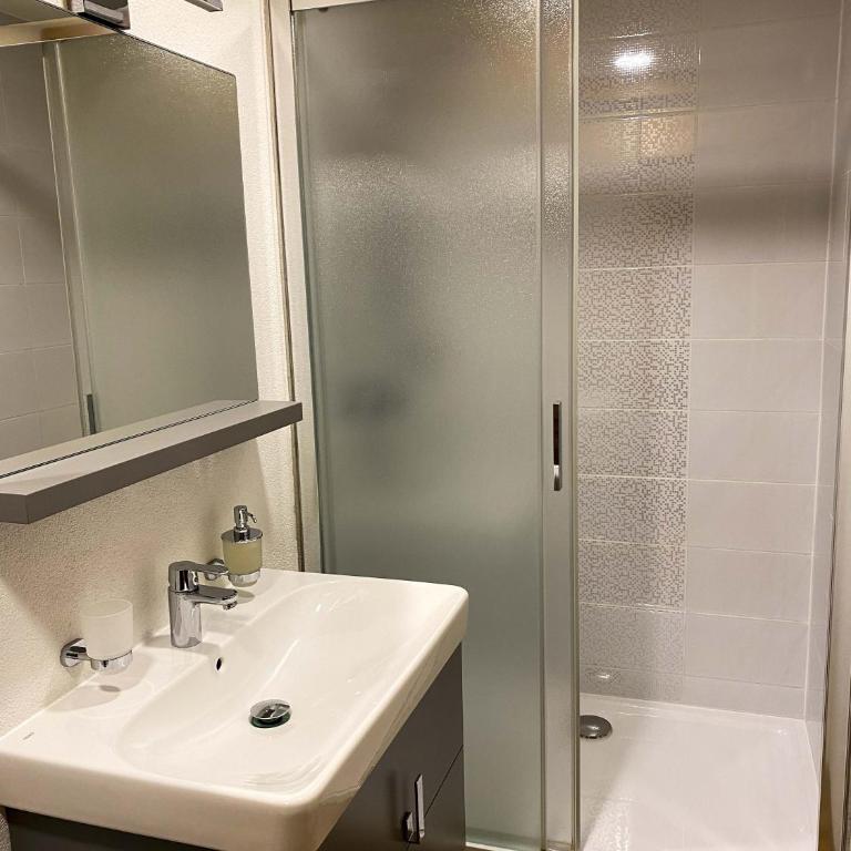 Haus Filzmoos - Standard Double Bedroom without cooking facilities - 10