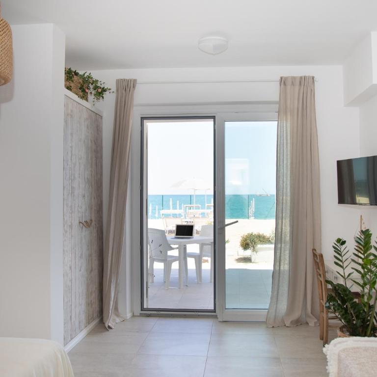 Amare Camere - Camera Queen con Vista Mare - 3