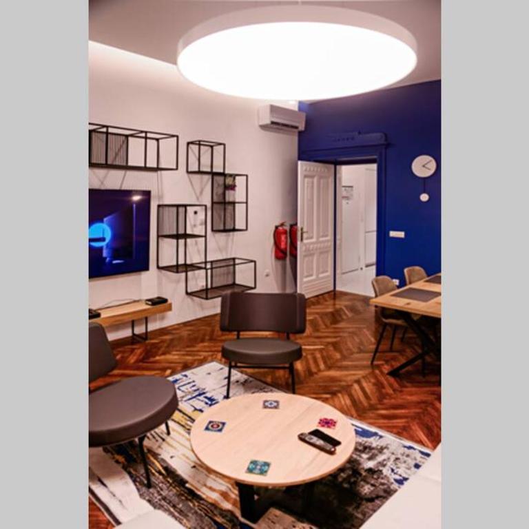 Modern & Comfortable Apartment in the City Center - One-Bedroom Apartment - 25