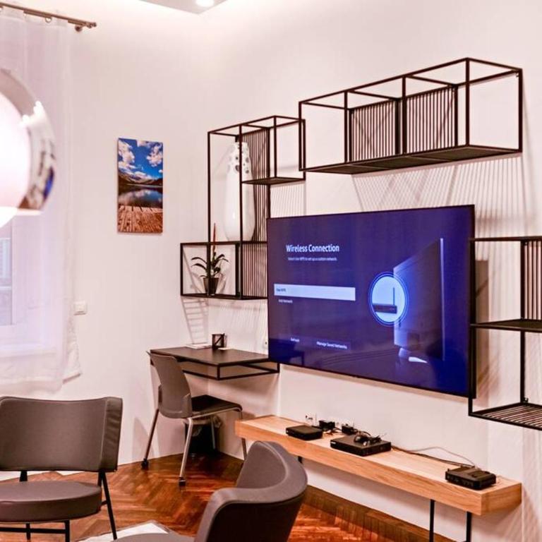 Modern & Comfortable Apartment in the City Center - One-Bedroom Apartment - 27