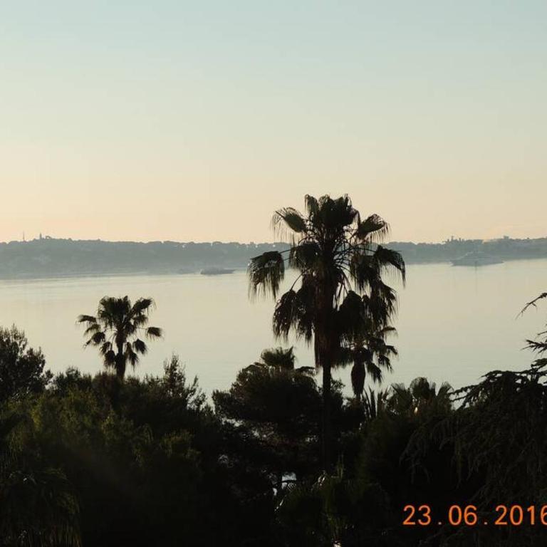 STUDIO STANDING VUE MER 2 PERS. 5 min.CANNES - Appartement 1 Chambre - 38