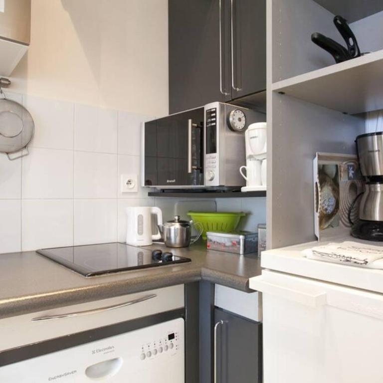 STUDIO STANDING VUE MER 2 PERS. 5 min.CANNES - Appartement 1 Chambre - 46
