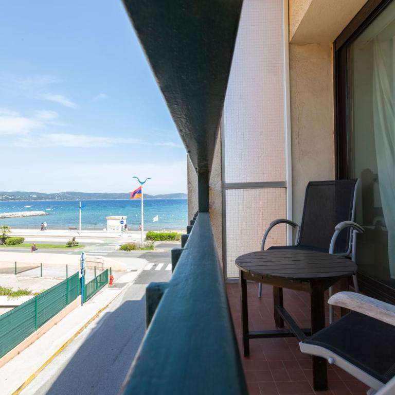 Hôtel Les Alizés - Chambre Triple avec Vue - 3