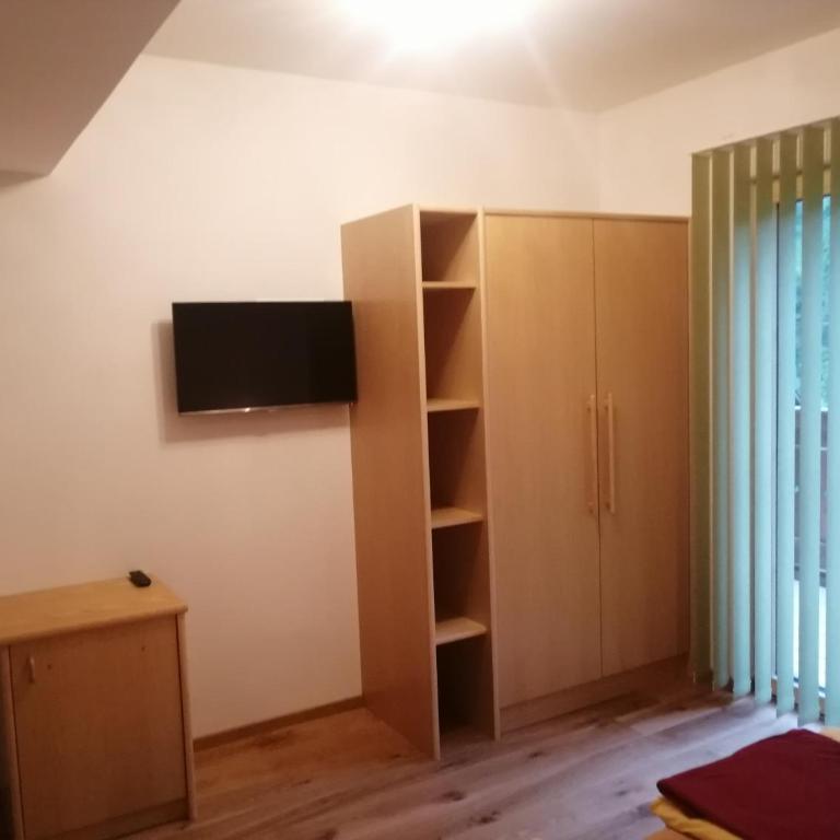 Ferienhof Gindl, Gästehaus Gindl und Pferdehof - Apartment mit 1 Schlafzimmer und Balkon - 1