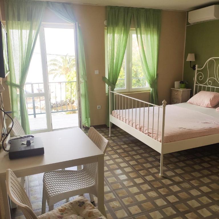 Studio Apartments Krasici - Studio Apartment - 3
