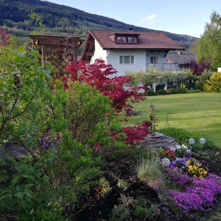 Pension Strauss - Doppelzimmer mit Gartenblick - 1