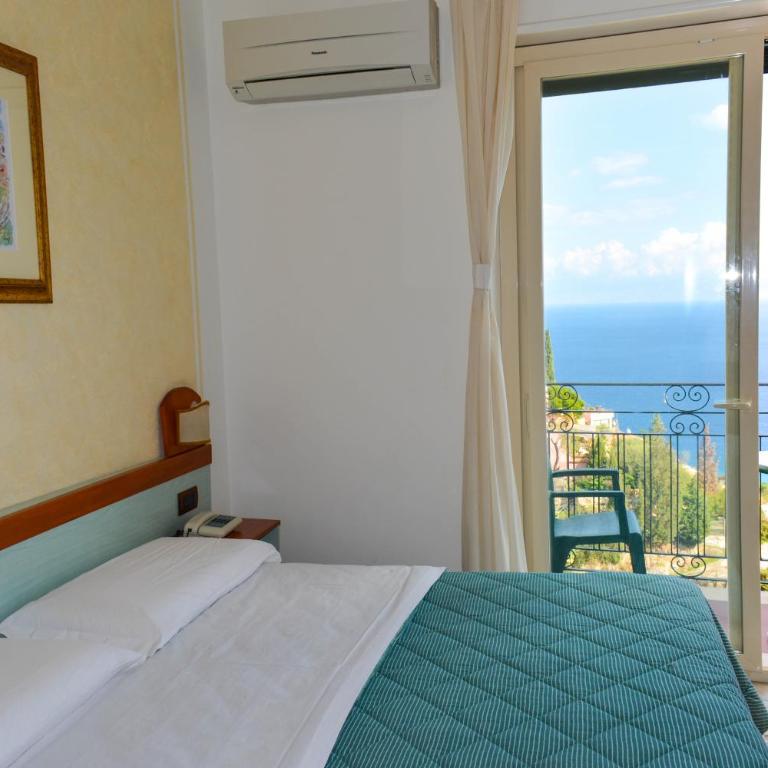 Hotel Condor - Double or Twin Room with Balcony and Sea View - 13