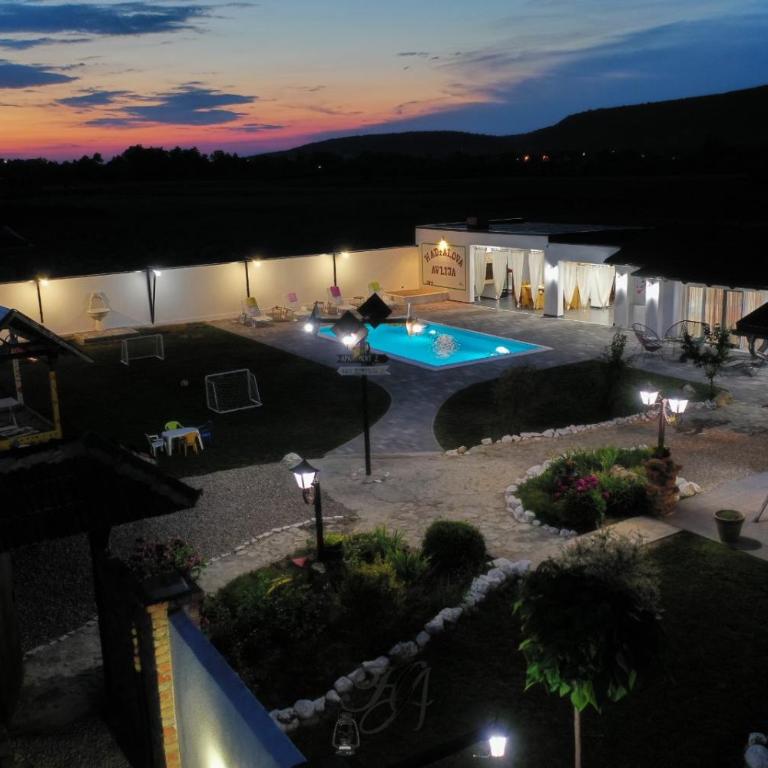 Family estate Hadžalova avlija - Six-Bedroom House - 1