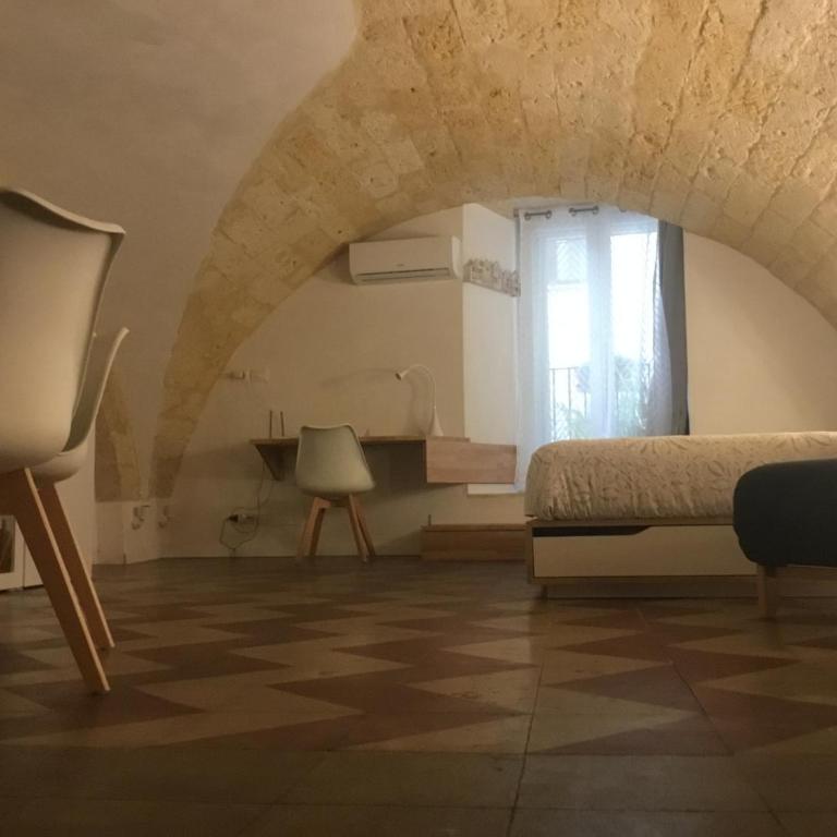 FLOS - Studio Apartment - 17