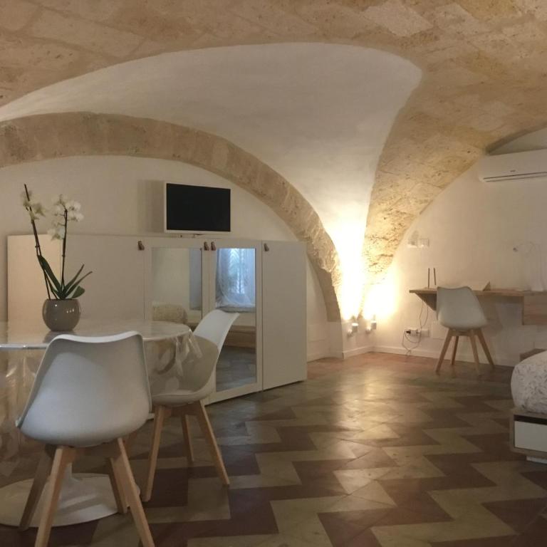 FLOS - Studio Apartment - 25