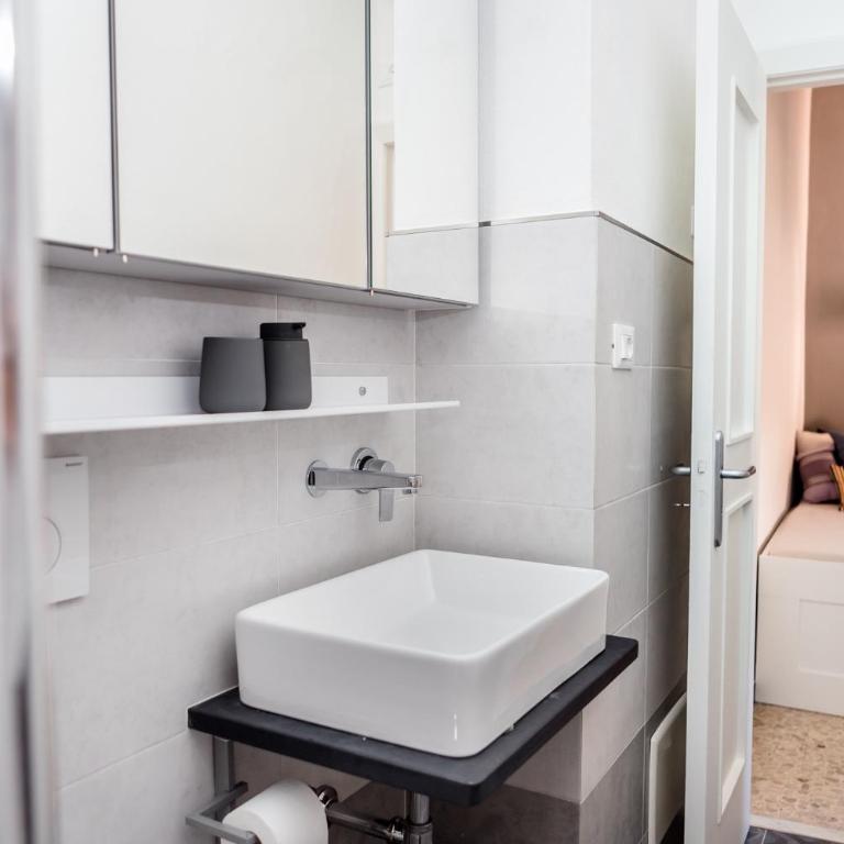 Suite contemporanea tra le vie storiche - Appartamento con 1 Camera da Letto - 15