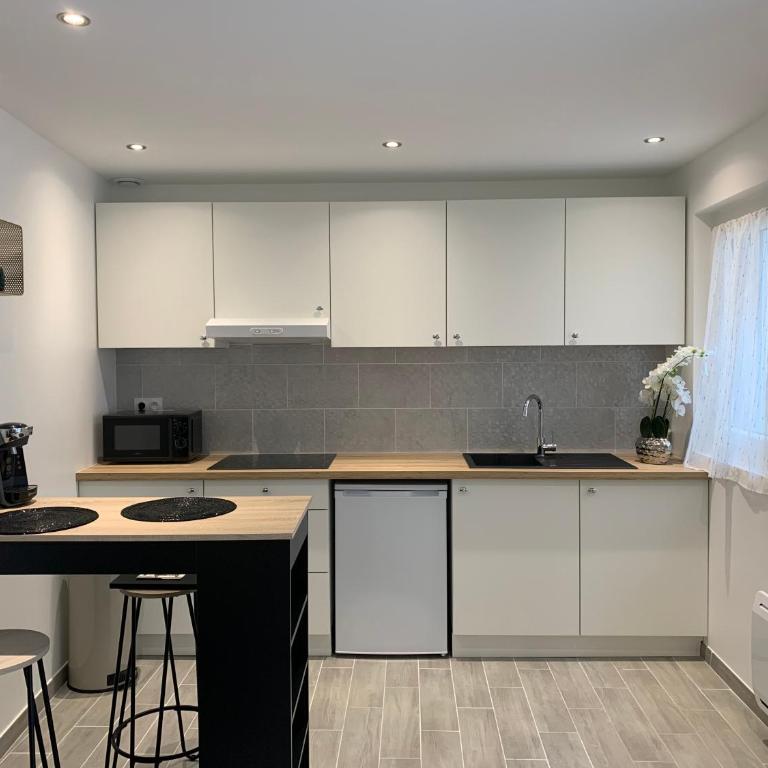 Maisonnette en hyper centre d’Orléans - One-Bedroom Apartment - 8