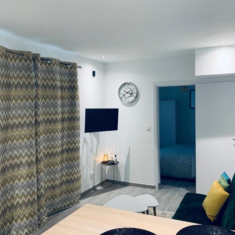 Maisonnette en hyper centre d’Orléans - One-Bedroom Apartment - 4