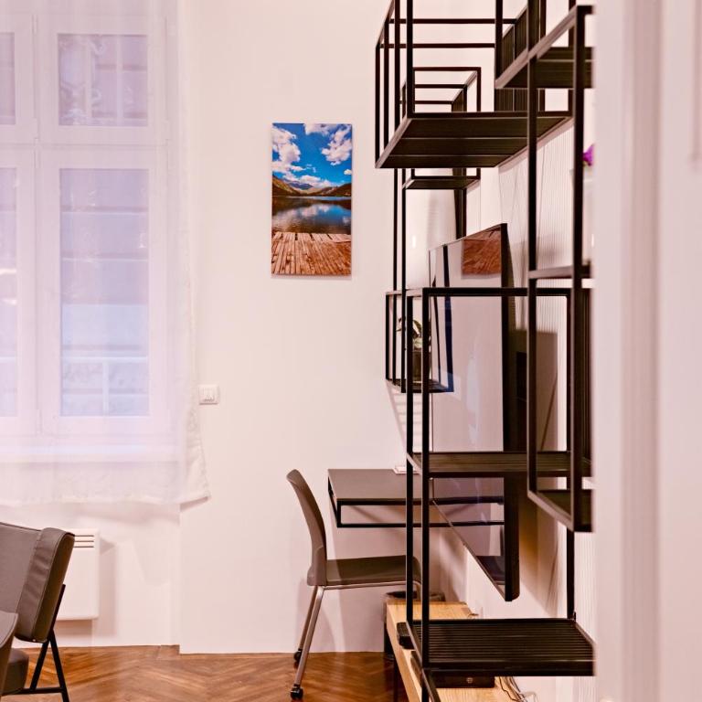 Modern & Comfortable Apartment in the City Center - One-Bedroom Apartment - 28