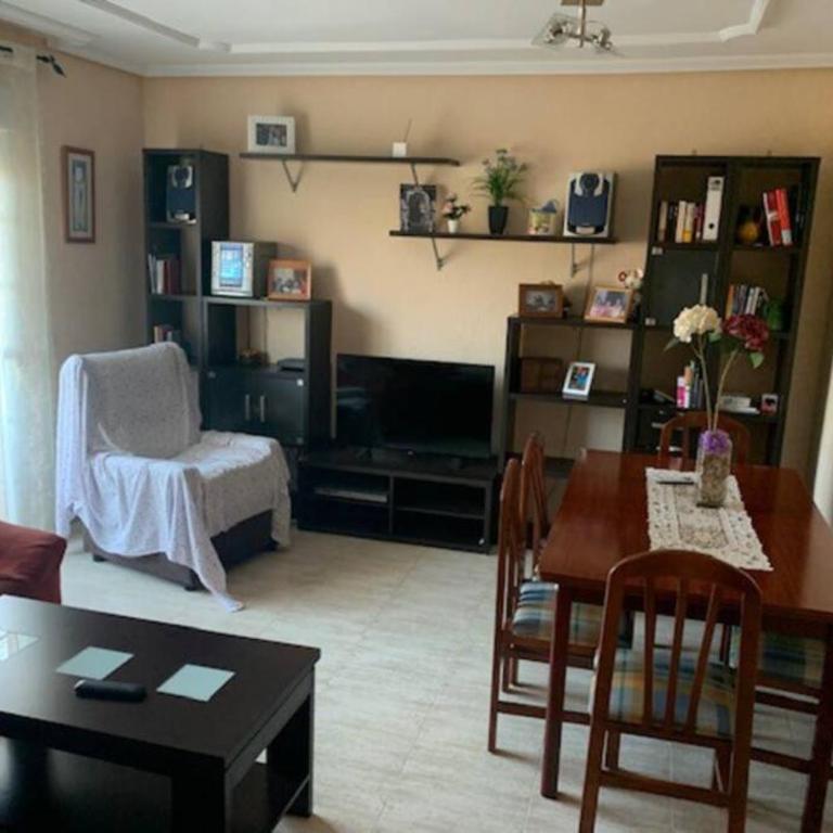 Apartamento 3 dormitorios en la playa de Almeria. - Three-Bedroom Apartment - 13