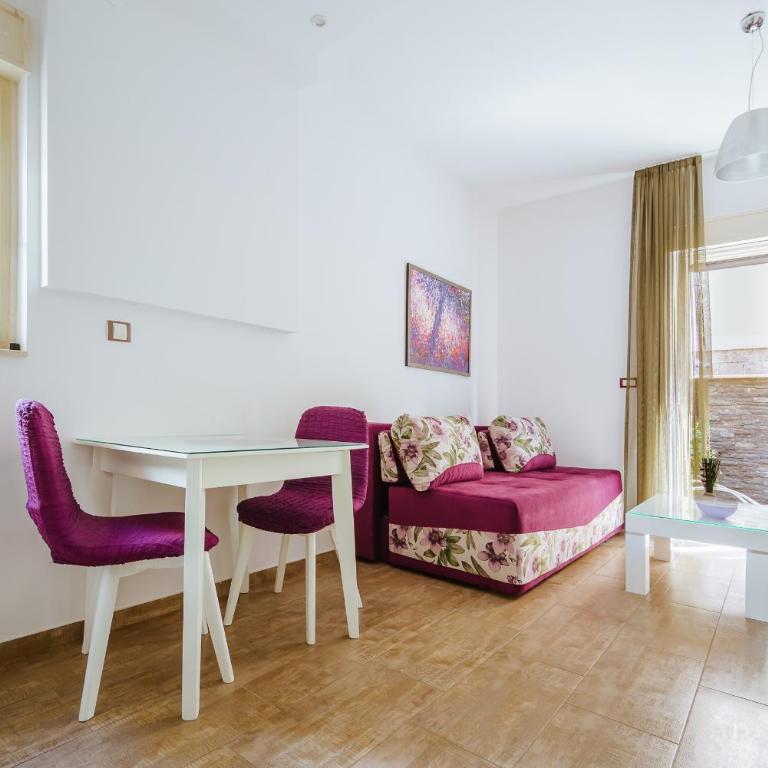 Apartments Casa Delone - Studio with Garden View - 5