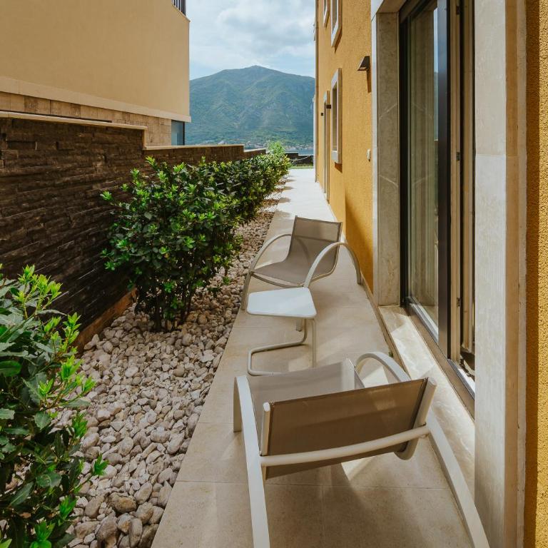 Apartments Casa Delone - Studio with Garden View - 1