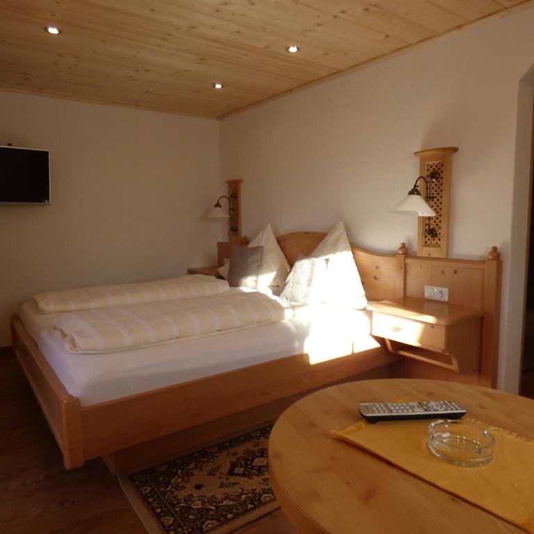 Alpengasthof Hochlenzer - Deluxe Doppelzimmer mit Balkon - 3
