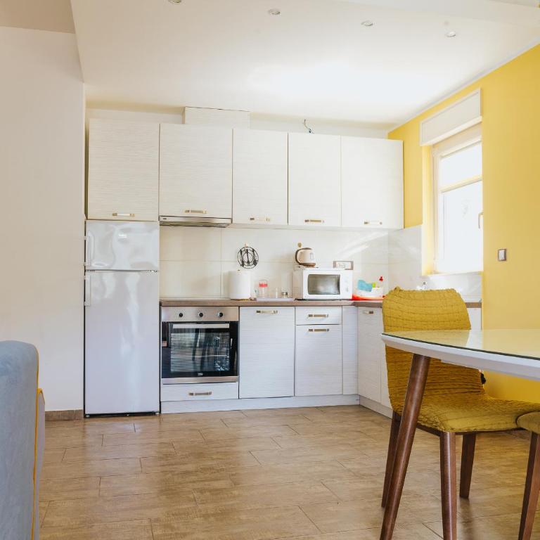 Apartments Casa Delone - Apartment with Sea View - 9