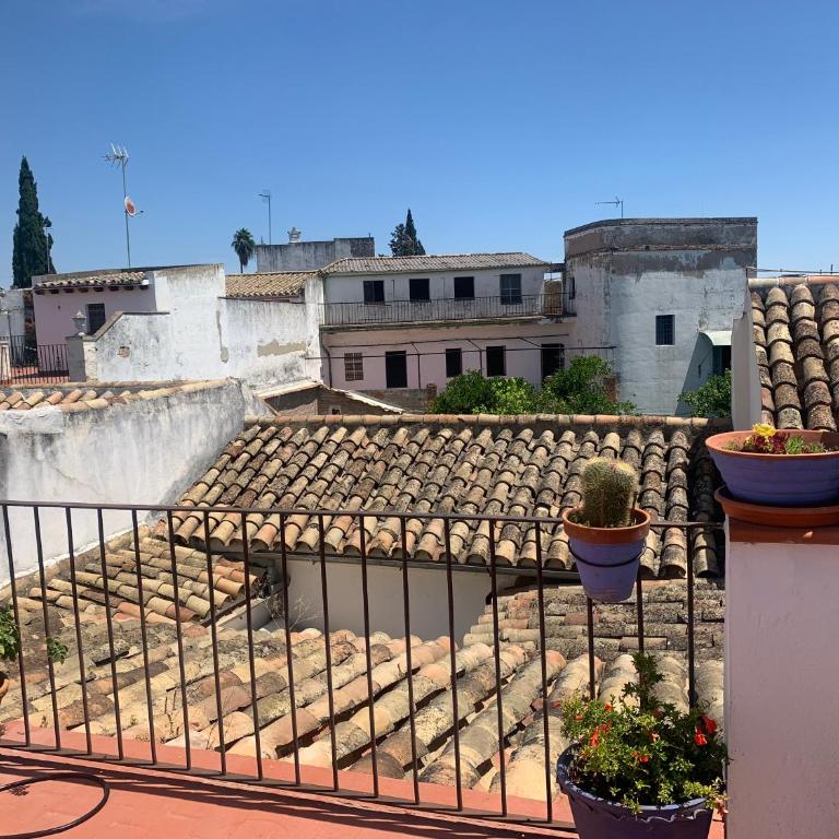 Apartamentos Los Patios de la Judería - Three-Bedroom Apartment - 2