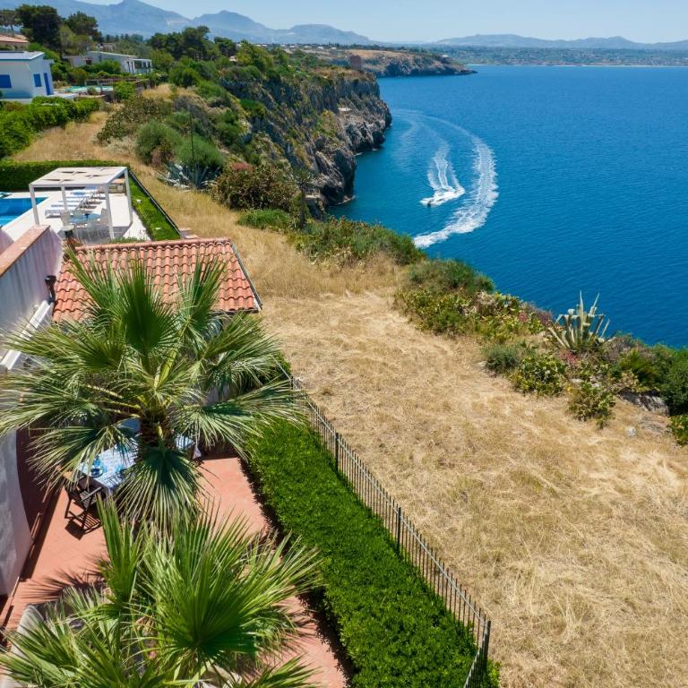 Splendida Villa con vista mozzafiato e piscina - Villa - 10