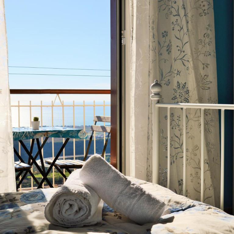 B&B MiraValle Agrigento - Camera Matrimoniale con Balcone e Vista Mare - 16