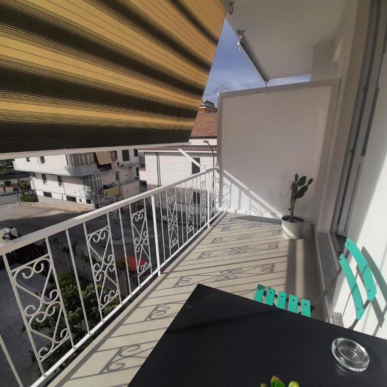 B&B JOELE - Deluxe Double or Twin Room with Sea View - 4