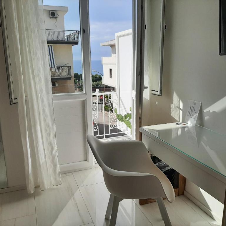 B&B JOELE - Double or Twin Room with Sea View - 7