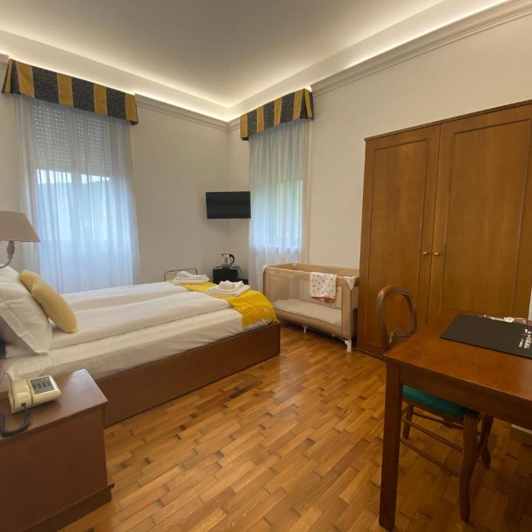 Hotel La Fontana - Camera Matrimoniale/Doppia con Letti Singoli - 2