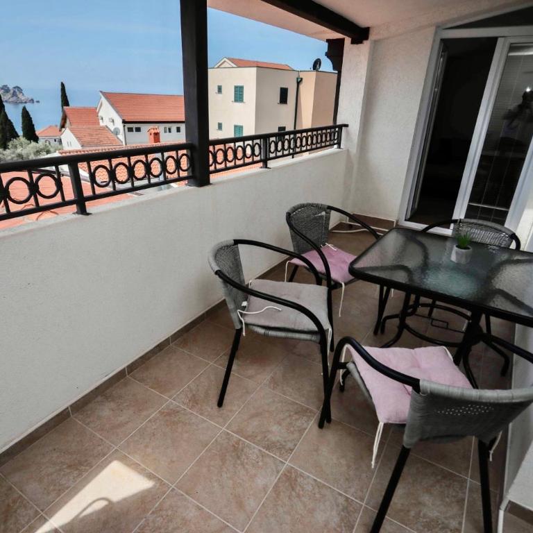 Guest House Maslina - Two-Bedroom Apartment with Balcony and Sea View - 6