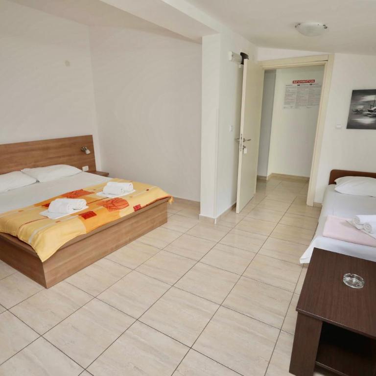 Guest House Maslina - Studio with Balcony - 4