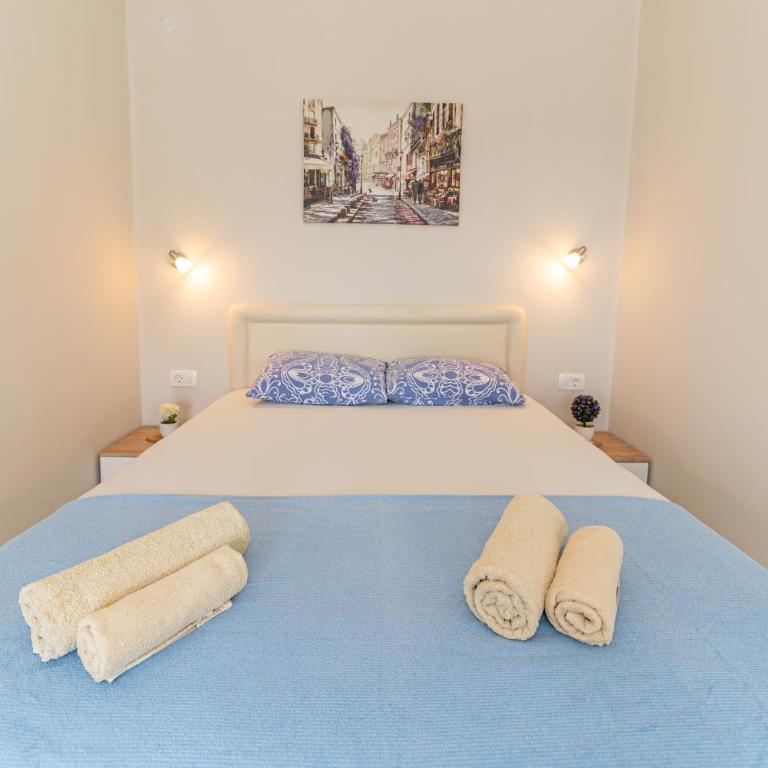 Apartments Vjera Petrovac - Studio with Sea View - 13