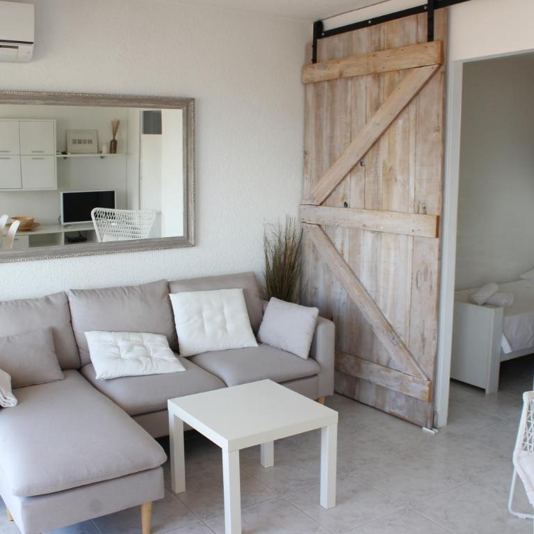 Beautiful apartment in front of beach, pool, view - Two-Bedroom Apartment - 1
