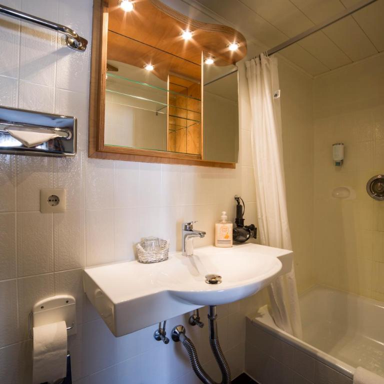 Hotel Brandl - Habitación Individual con balcón - 6
