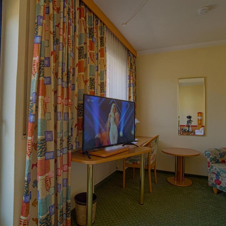 Hotel Brandl - Habitación Individual con balcón - 7