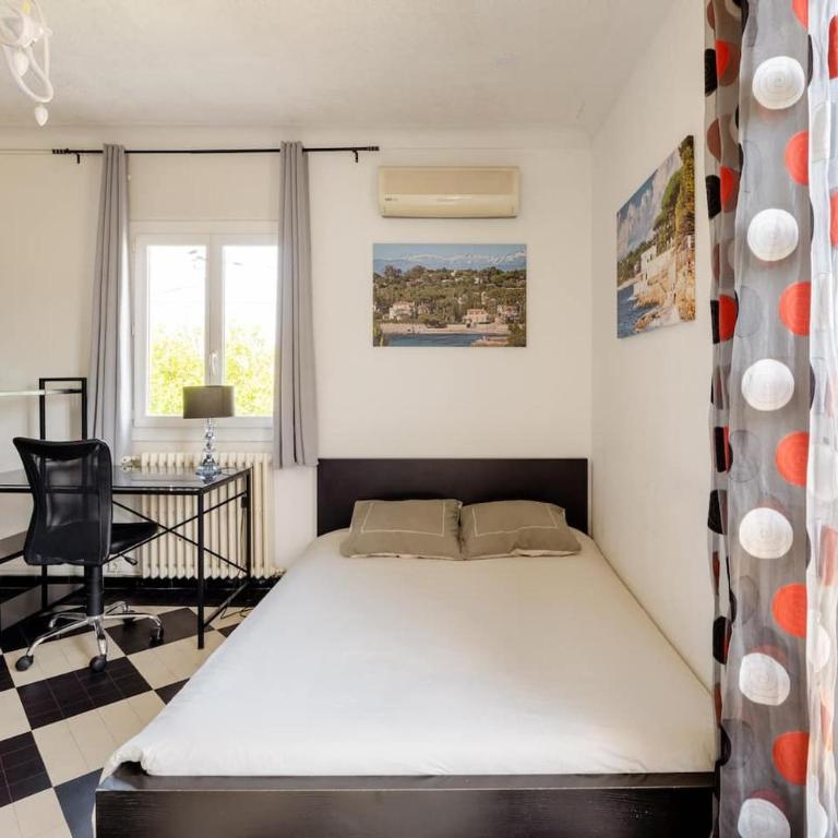Studio Antibes - 5min des plages - Parking gratuit - Climatisation - Studio - Vue sur Mer - 2